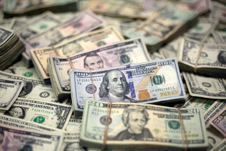 ​Dólar fecha a R$ 6,26 com incertezas sobre pacote e decisão do Fed